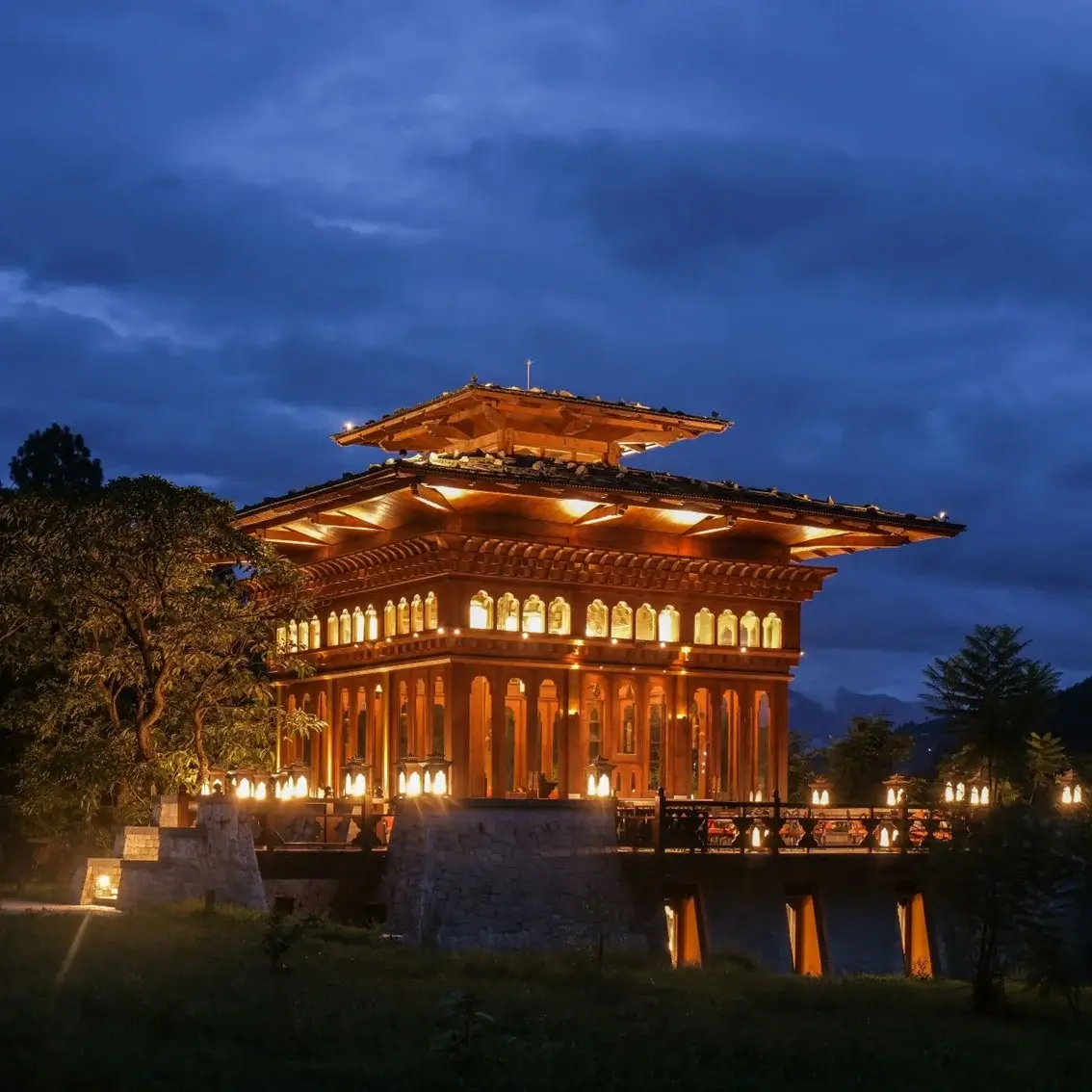 Luxury bhutan Tour, Bhutan Luxury Tours, Bhutan Luxury Tour, Luxury Bhutan Tours, Bhutan Tour Package
