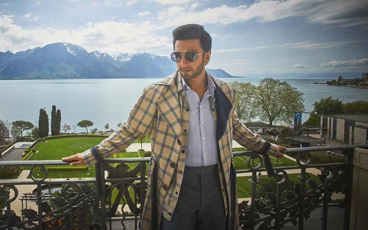 Travel with a Celebrity | Celebrity Hosted Tours | Luxury Group Tours | Premium Group Tours India | Luxury Group Travel Company India